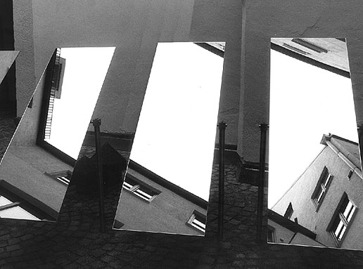 Spiegelinstallation Dresdner Bank Landshut